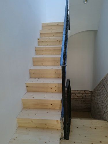 Fusteria I Decoració Navarro S.L. escaleras en madera